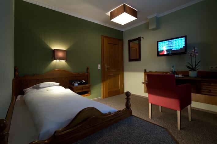 Hotel und Weinhaus Zum Krug Eltville am Rhein Zimmer foto