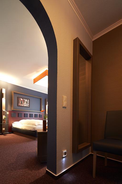 Hotel und Weinhaus Zum Krug Eltville am Rhein Zimmer foto