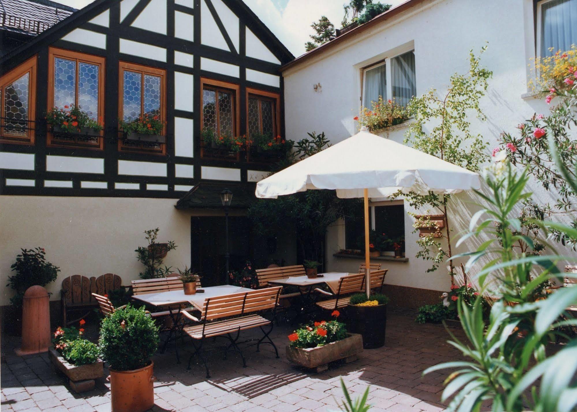 Hotel und Weinhaus Zum Krug Eltville am Rhein Exterior foto